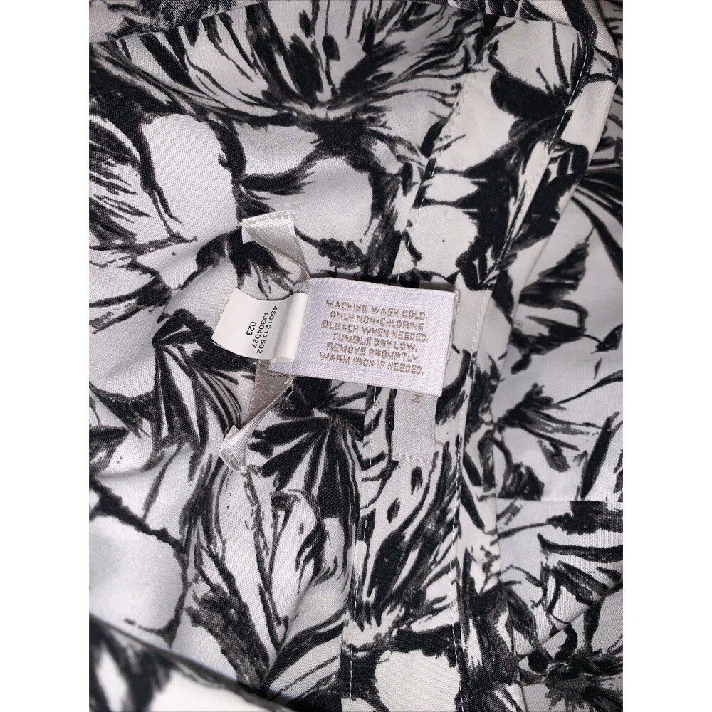 Chicos Size 1 Womens Medium No Iron Button Black And White 100% Cotton Floral - Picture 4 of 6